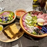 オプティマムイーツ  - フレッシュ野菜の山盛りローストビーフと温玉サラダ
ディナーセット