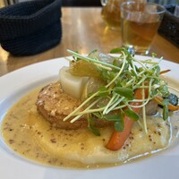 LE PORTIER Par Aux Delices de dodine Toranomon - 豚のロースト。カッコイイ一皿である