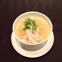 スーツァンレストラン陳 横浜店 - 鹿児島県産高原鶏の鶏そば
