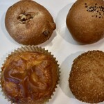 ベーカリー 柳月堂 - くるみパン/くるみあんぱん/くるみチーズ/カレーパン