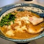 麺屋 サマー太陽 - 娘は、宮古牛のホルモン麺。これもめちゃ旨です。