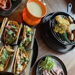 Pub & Grill 7 TAPS TAVERN - 