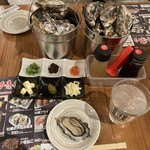 ひょうご五国ワールド 神戸三宮横丁 - 播州蒸し牡蠣 豪快バケツ盛り