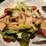 meatbistro HIGHTAIL - キノコのサラダ