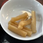 中国料理 峨嵋山 - 割干し大根　カットしてから漬けているそうです