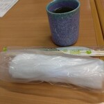 そば処 紫葉庵 - おしぼりと、蕎麦茶