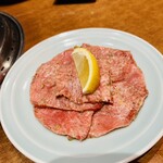 焼肉 静龍苑 - 中タン塩