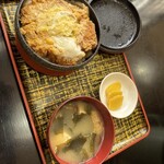 番外地 - カツ丼　ご飯少なめ