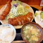 とんかつ桂 - ロースかつ定食＋エビフライ 2300円(税込) ※ご飯と味噌汁少なめ