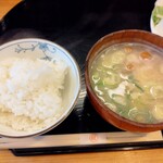 とんかつ桂 - とんかつ待ち(ご飯と味噌汁少なめ)