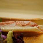 味ひろ - 絶妙な火入れがもたらすレアな口当たりに、思わず恍惚とさせる。