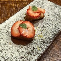 十皿 - フォアグラと苺のタルト