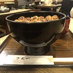 あなごめしうえの - あなごめし（側面）