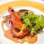 ル コルヴェール - 料理写真:本日の魚料理は、海老とサワラのポワレ（アメリケーヌソース）でした。