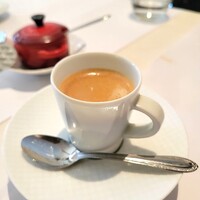 ル コルヴェール - 珈琲は、小さめな器での提供ですが、エスプレッソではありません。