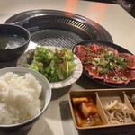 鶴橋ホルモン本舗 - ハラミ定食