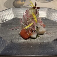 RISTORANTE E'VOLTA il cielo - サラダ　斬新なレシピですか、いかんせん味がない