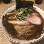 人力俥 - 煮干し香る塩味、苦味、エグ味抑えめで醤油の甘味すら感じるコク煮干しそば800円税込！