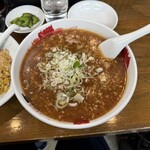 北京 - 担々麺中辛