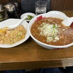 北京 - 担々麺中辛とチャーハン