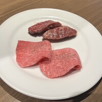 焼肉あきら 本郷本店 - コースのサガリと特上ロース