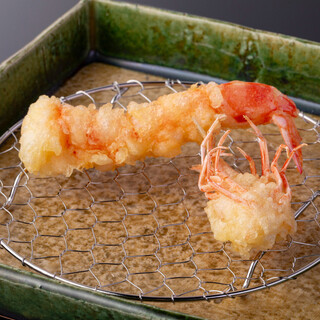 江戸前寿司と上品な天冨羅、匠の技が織りなす饗宴。