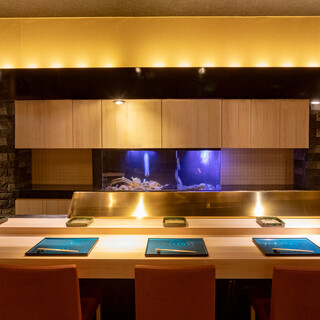 カウンター席で楽しむライブ感