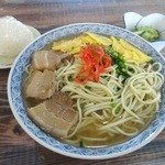 「与那国そば（大）」（800円）
