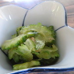 与那国そばのセットで付いているゴーヤ