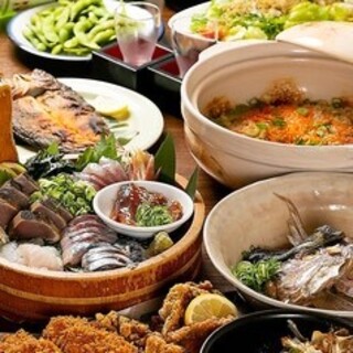 宴会に最適！季節の土鍋飯や造り盛りなどをコースで堪能