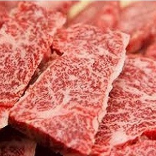 秘伝のタレと、こだわりの炭火焼