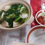 榮濱楼 - １品目の水餃子は６５０円。