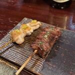 串焼きの京 - せせり330円、豚はつ250円