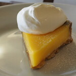 トイロ珈琲店 - ケーキセット（1150円） ・千駄木育ちのレモンのタルト ・エチオピア イルガチェフ