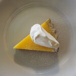 トイロ珈琲店 - ケーキセット（1150円） ・千駄木育ちのレモンのタルト ・エチオピア イルガチェフ