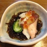 明石旬楽よもぎ - もずく酢、タコ、イクラと共に