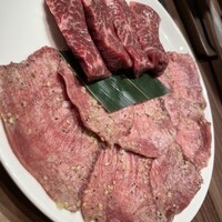 焼肉うしごろ 新宿三丁目店 - 