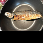 さかなや 一千 - フライパンで　ゴールドスタート！弱火でいい感じに、ひっくりがえすまで、出来るだけ、いじらない事！　byまみこまみこ