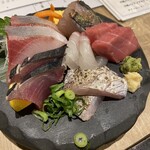 魚豪商 コダマ - 本日の刺身盛り合わせ本鮪中トロ旨い