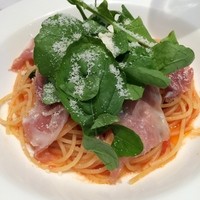 キハチ 青山本店 - 生ハムとルッコラ、トマトのスパゲティーニ