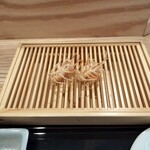 天ぷら上村 - 海老の脚