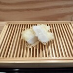 天ぷら上村 - アオリイカ、内側は刺し身状態です