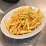 Standing Wine Bar Q - フレンチフライトリュフ風味（９００円）２０２５年２月