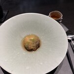 VERT - 『甘味④』
      ・宮古島の無花果のシンプルなフリット
      ・ソースは凝ったものを（詳細は本文）
      
      『お茶④』
      マルヒ製茶様の香駿和紅茶
      （2023/01仕入れなので二年熟成）