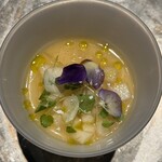 VERT - 『甘味③』
      ・辛味のあるオリーブオイル
      ・はちみつで発酵させたシルバーベルの果肉
      ・複雑な発酵エキスのソース（詳細本文）
      ・鈴木牧場様の十勝オーガニック牛乳と発酵シルバーベルのブランマンジェ