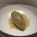 VERT - 『甘味①』
      ・高梨茶園様の香駿烏龍茶のアイス
      ・サワーポメロ
      ・ジャスミン茶と金木犀を発酵させたソース
      ・サワーポメロの皮を煮出したソース
      
      『茶①』
      雲ノ南農園様の釜炒り茶＋春菊・菊
      （手摘み）