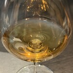 VERT - 『甘味①』
      ・高梨茶園様の香駿烏龍茶のアイス
      ・サワーポメロ
      ・ジャスミン茶と金木犀を発酵させたソース
      ・サワーポメロの皮を煮出したソース
      
      『茶①』
      雲ノ南農園様の釜炒り茶＋春菊・菊
      （手摘み）