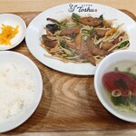れんげ食堂 Toshu - 料理写真:レバニラ炒め定食(ライス少なめ）