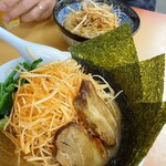 らーめん 鹿島家 黄金町店 - ネギラーメンのネギ増し