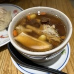 Raan Kaithong Pratunam - 薬膳鶏脚湯